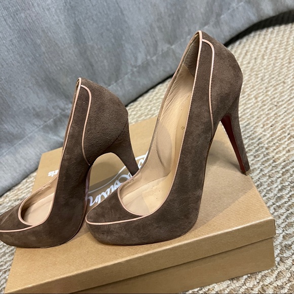 Christian Louboutin Suede Camel JS Pump 38.5 - Picture 4 of 8